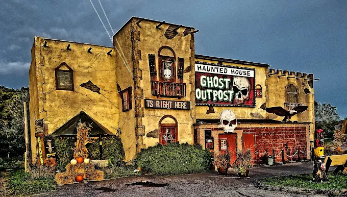 ghostoutpuos.webp